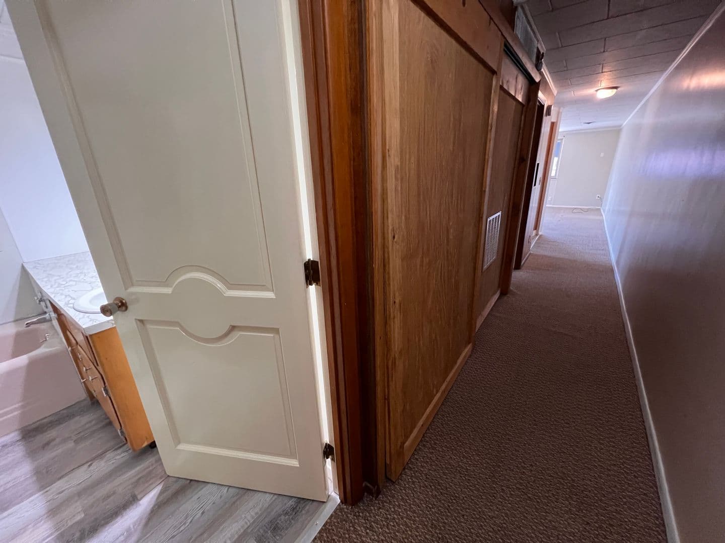 Ambridge Apartment: 810 Merchant Street