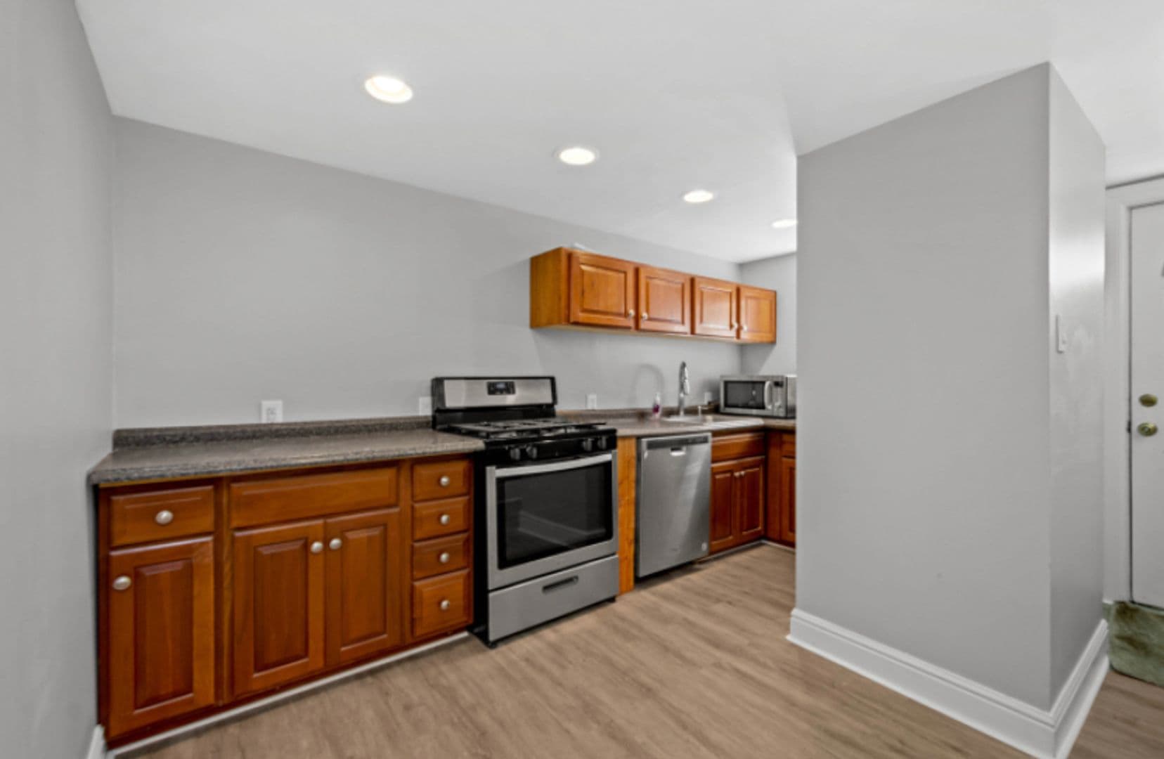 Pittsburgh Apartment: 2701-2703 Oakley Way