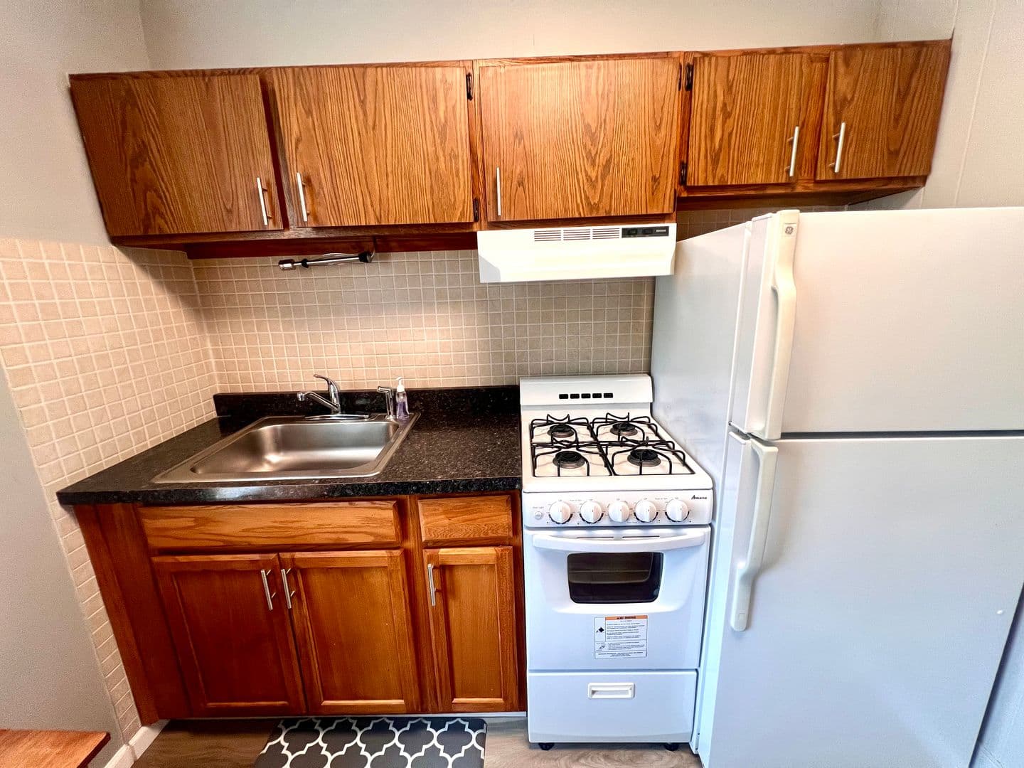 Ingram Apartment: 1632 E Steuben Street