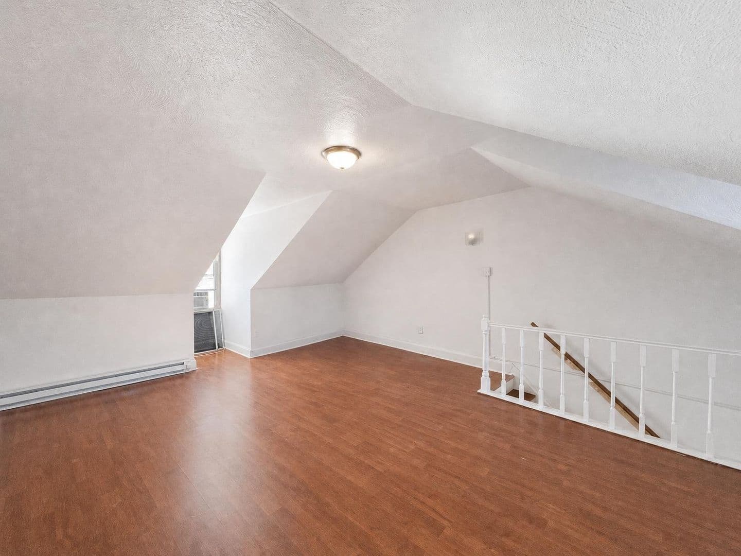 Pittsburgh Apartment: 1822 Niggel Street