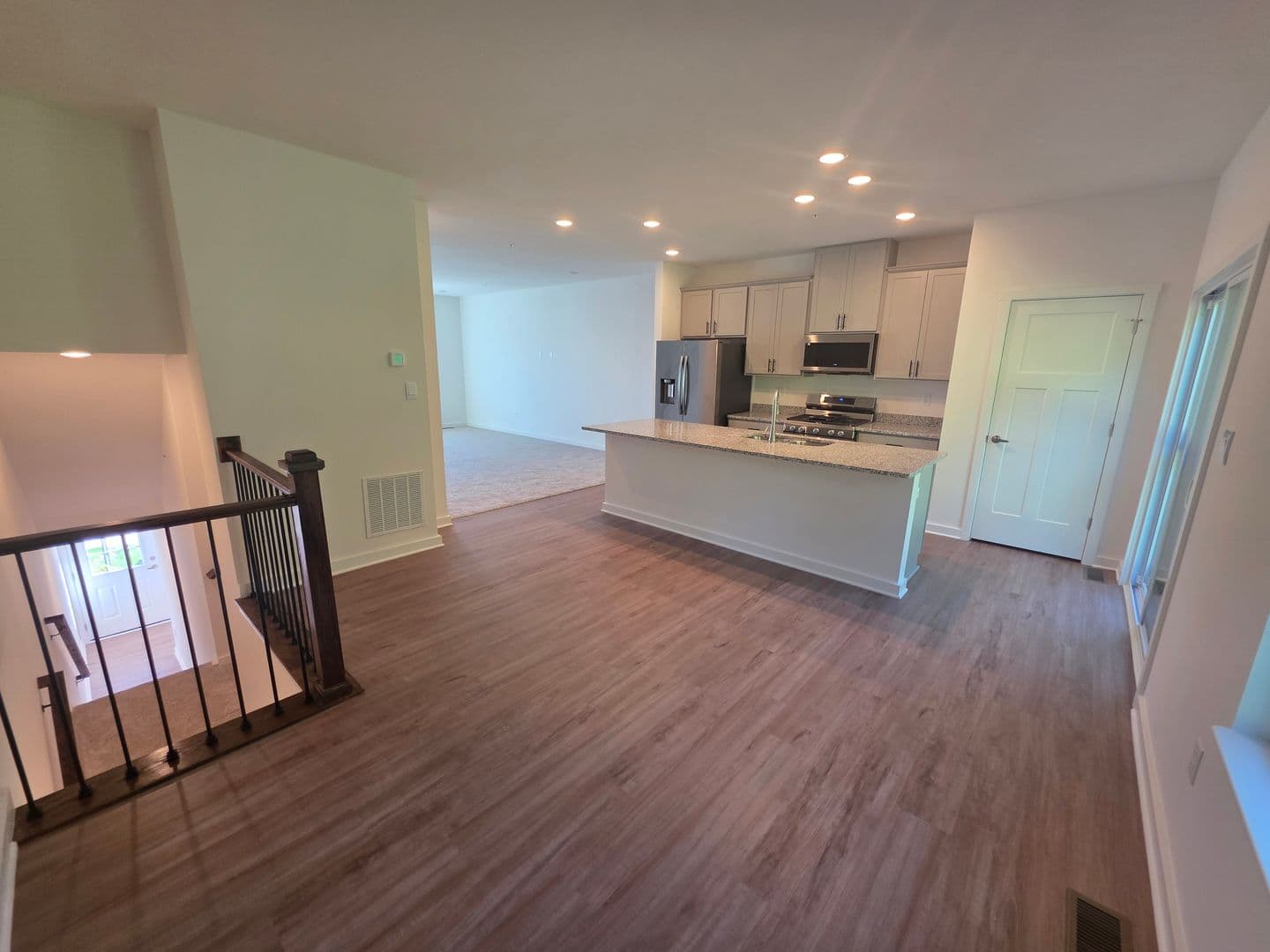 Imperial House: 1806 Canterbury Drive