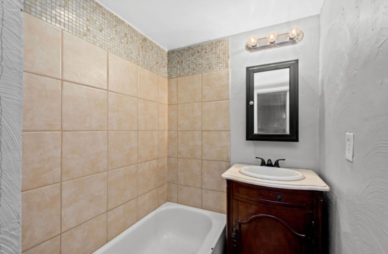 Pittsburgh Apartment: 2701-2703 Oakley Way