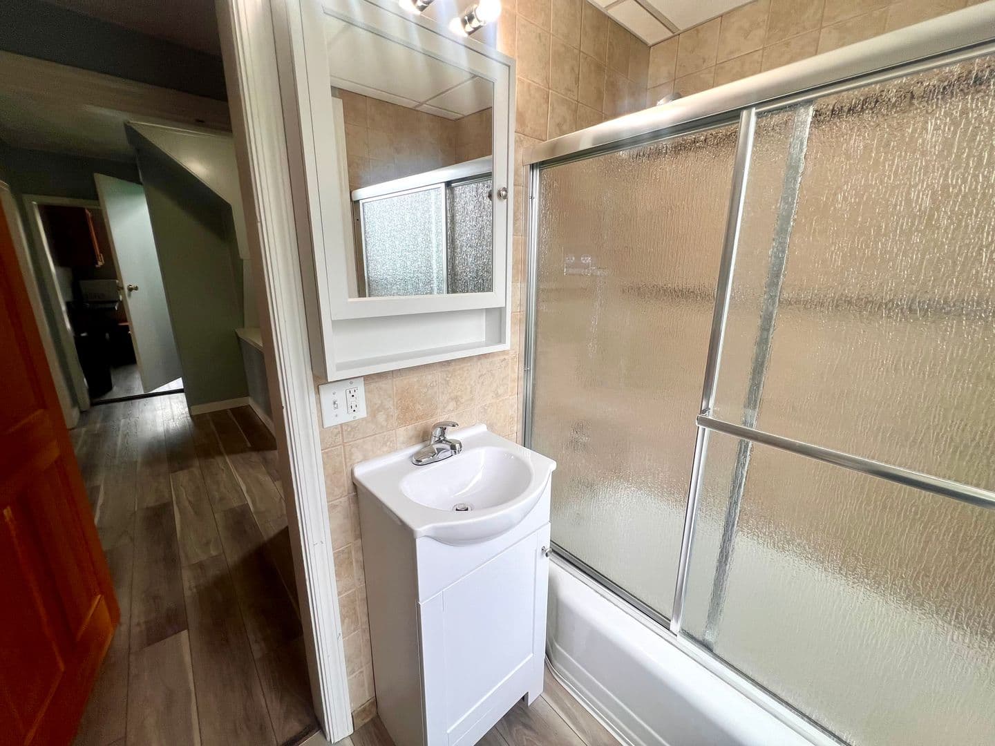 Ingram Apartment: 1632 E Steuben Street