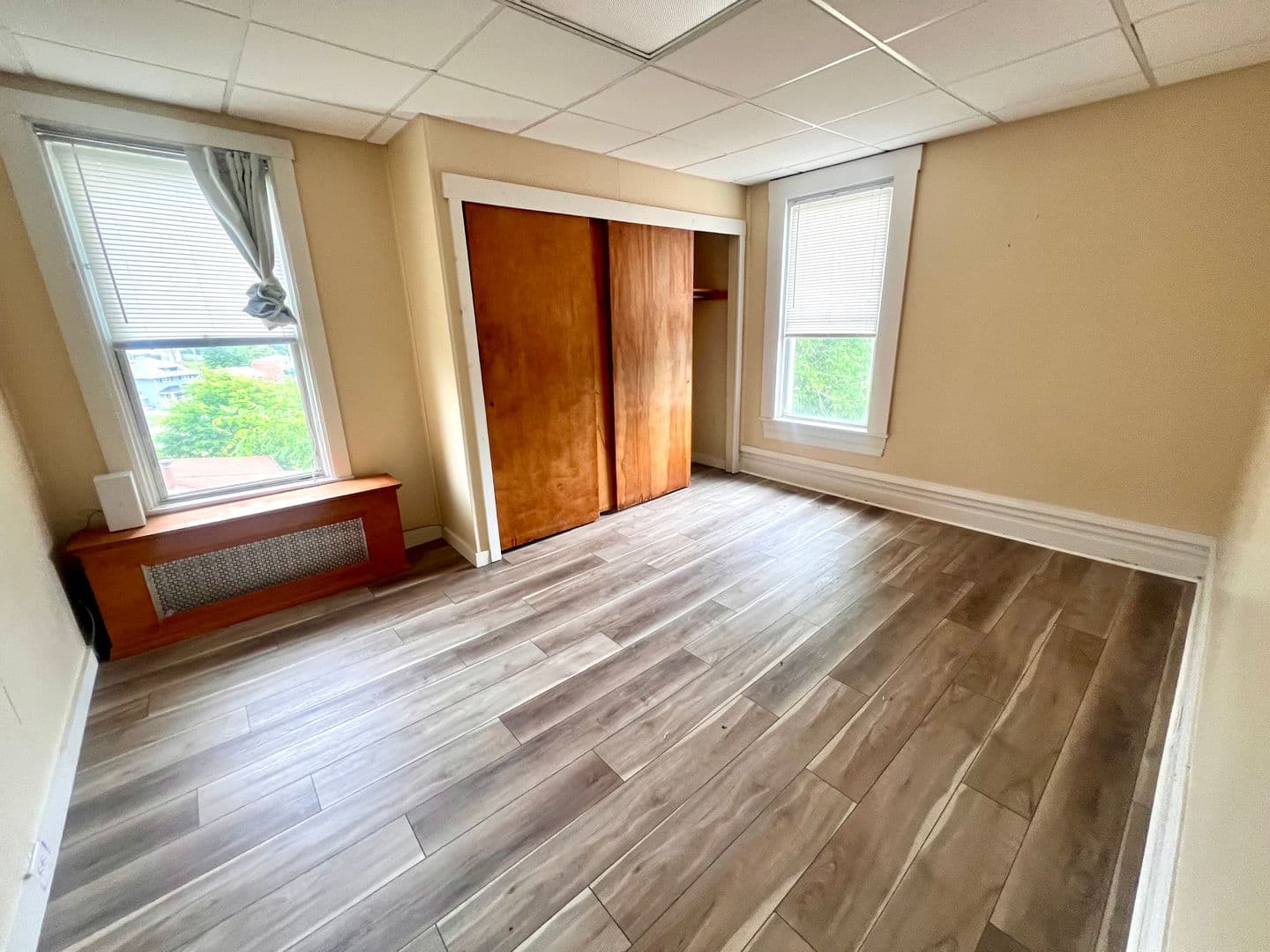 Ingram Apartment: 1632 E Steuben Street