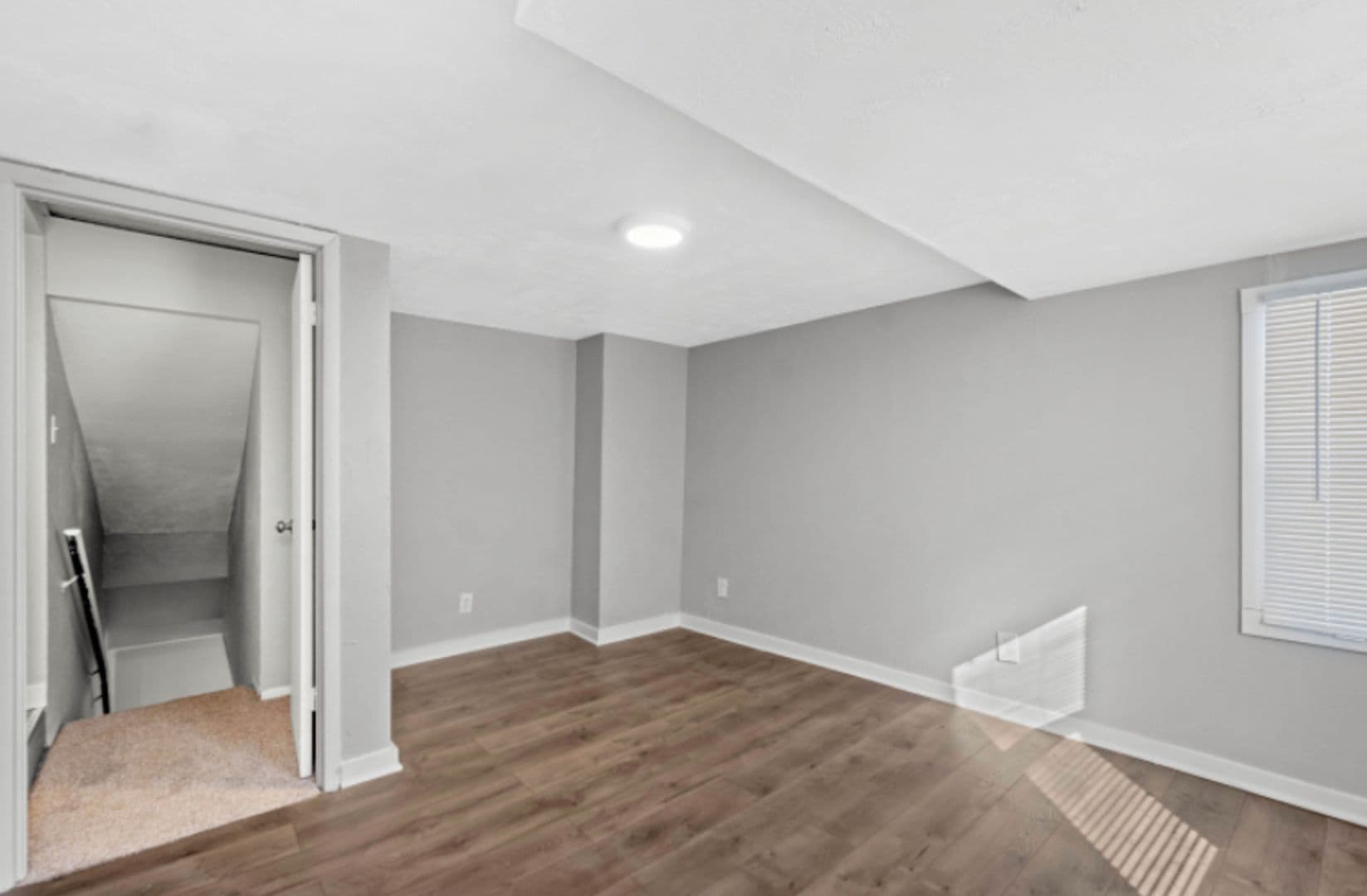 Pittsburgh Apartment: 2701-2703 Oakley Way