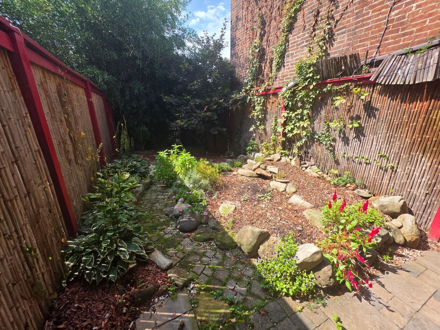 Pittsburgh House: 18 S 13th Street