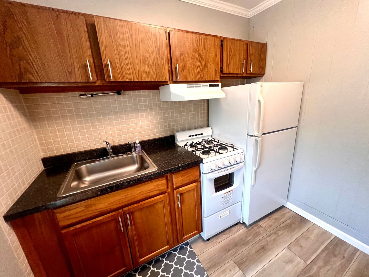 Ingram Apartment: 1632 E Steuben Street
