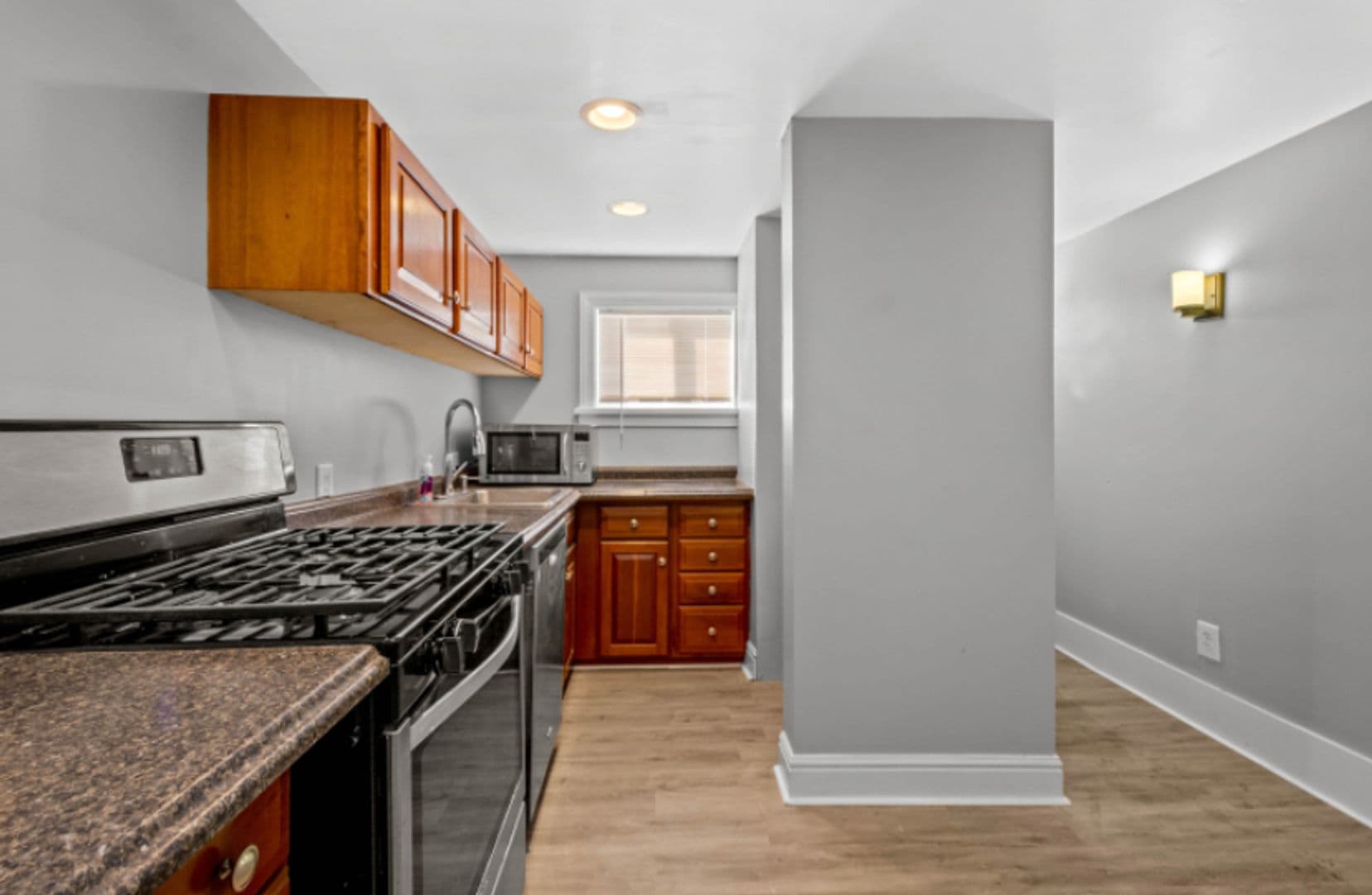 Pittsburgh Apartment: 2701-2703 Oakley Way