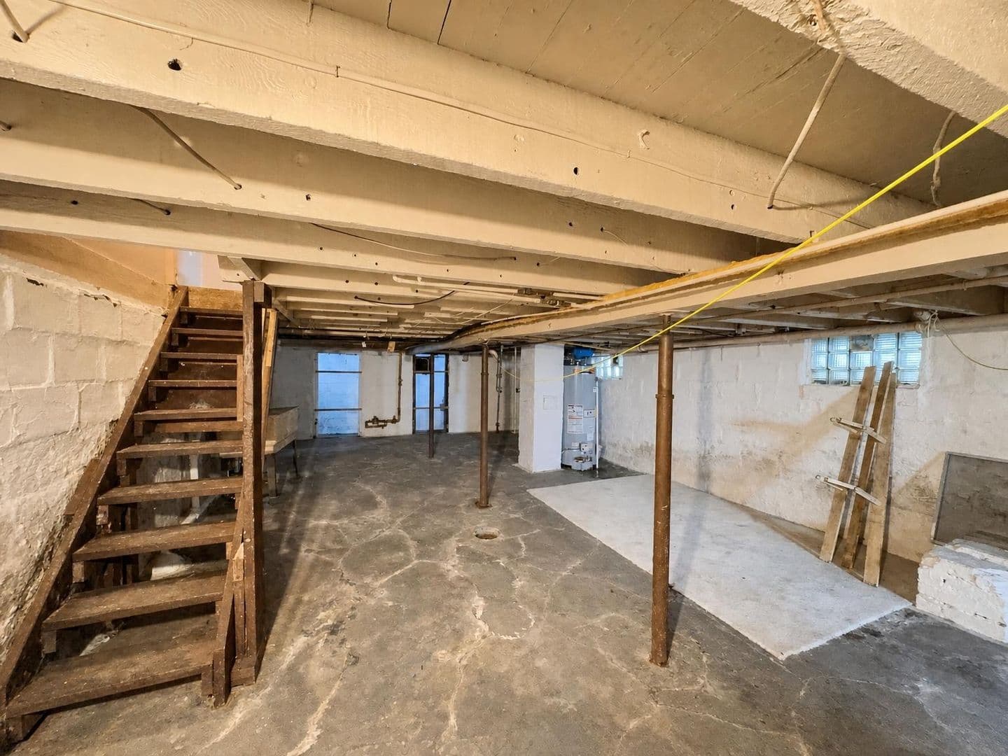 New Kensington Apartment: 1613 Fourth Avenue