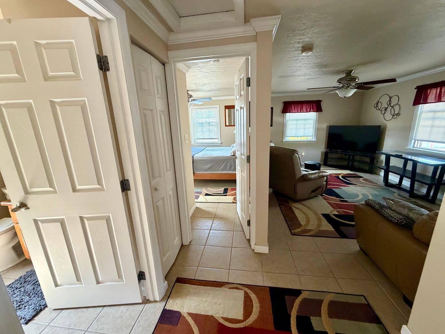 Pittsburgh Apartment: 7408 Yale Avenue