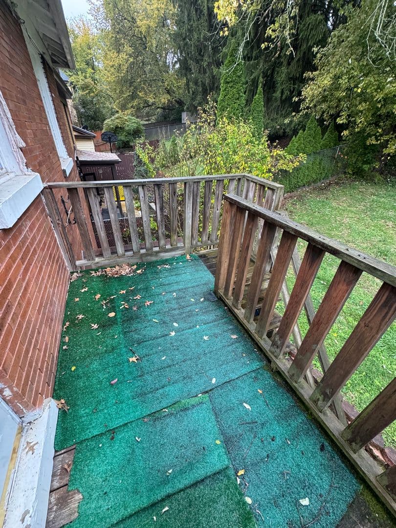 Pittsbugh Apartment: 2450 Starkamp Street