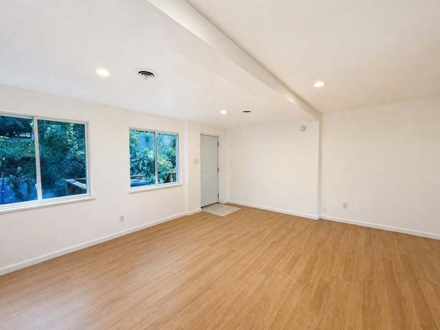Pittsburgh Apartment: 76 Holt Street