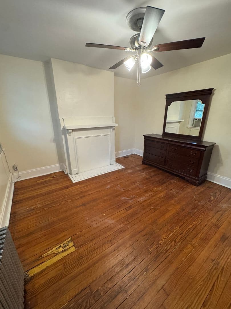 Pittsbugh Apartment: 2450 Starkamp Street