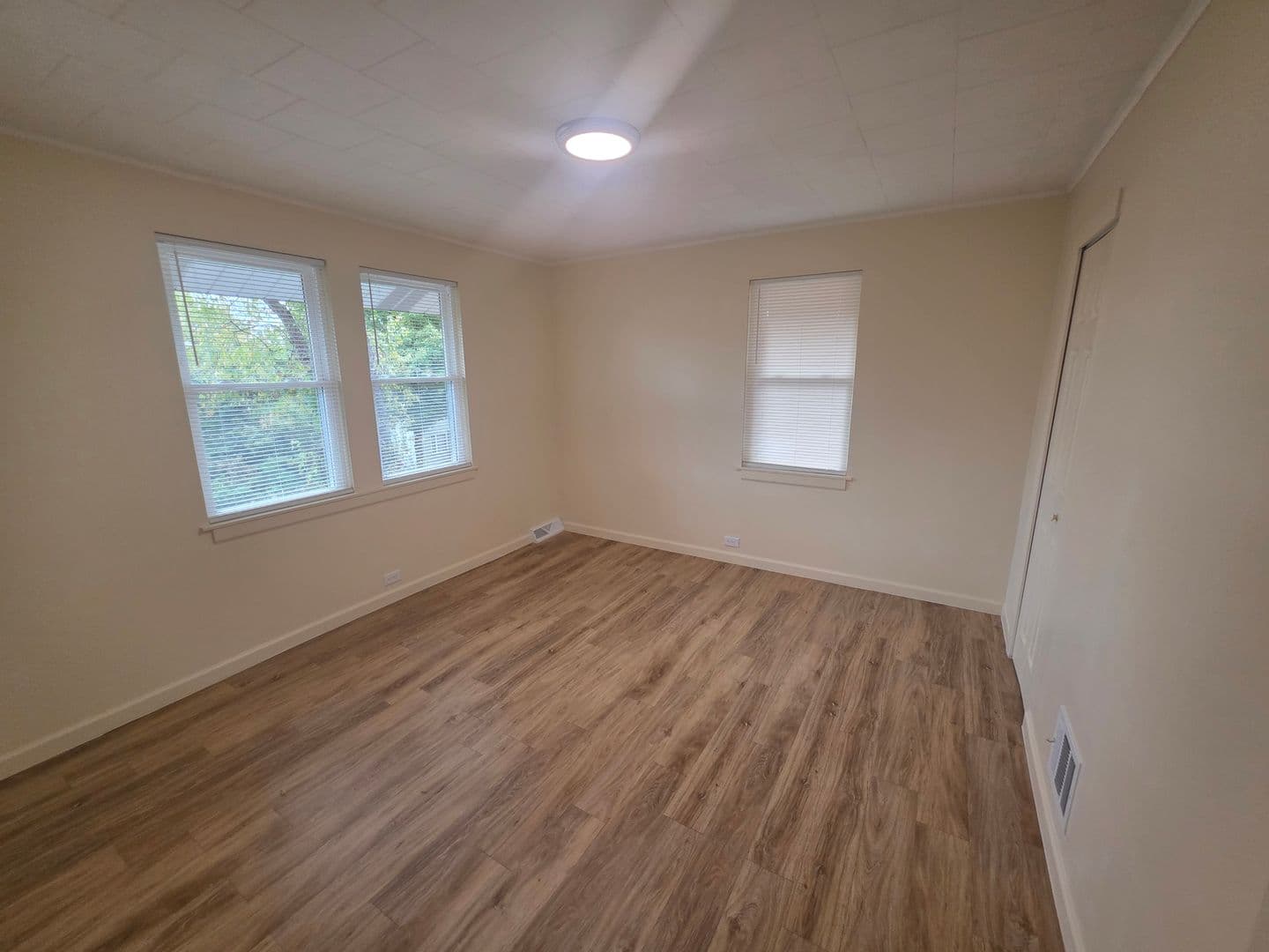 Clairton House: 821 N 6th Street