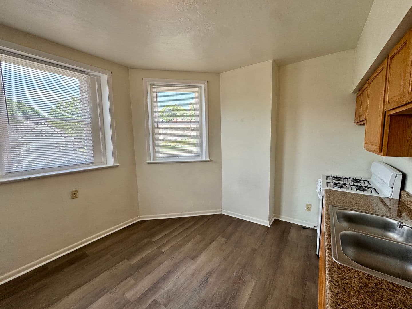 Cheswick Apartment: 212 North Highland Avenue