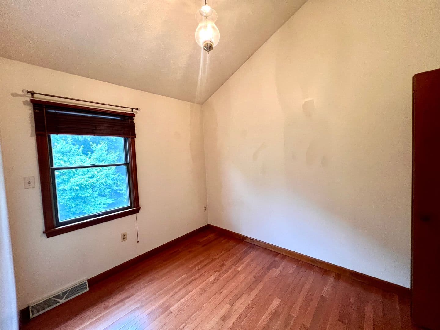 Moon Twp House: 1256 Queens Drive