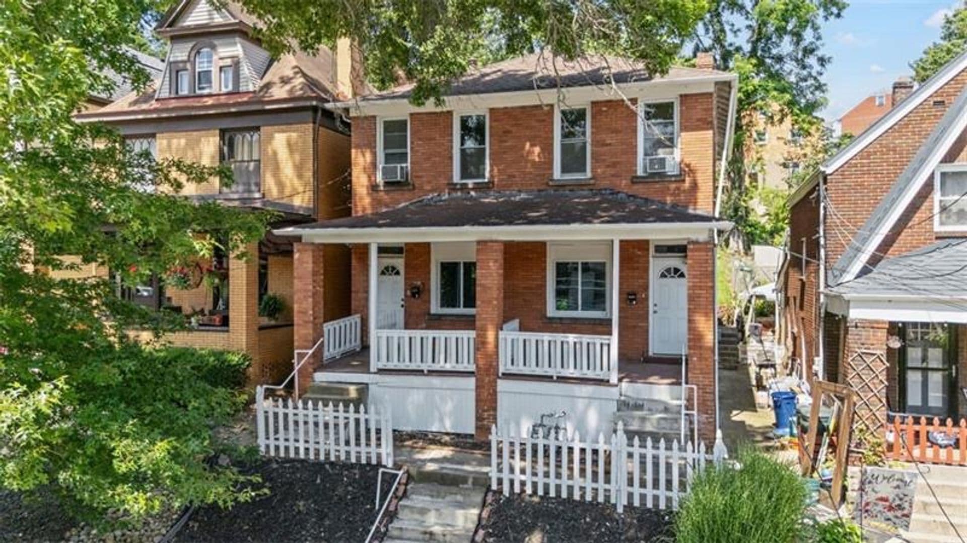 Pittsbugh Apartment: 2450 Starkamp Street