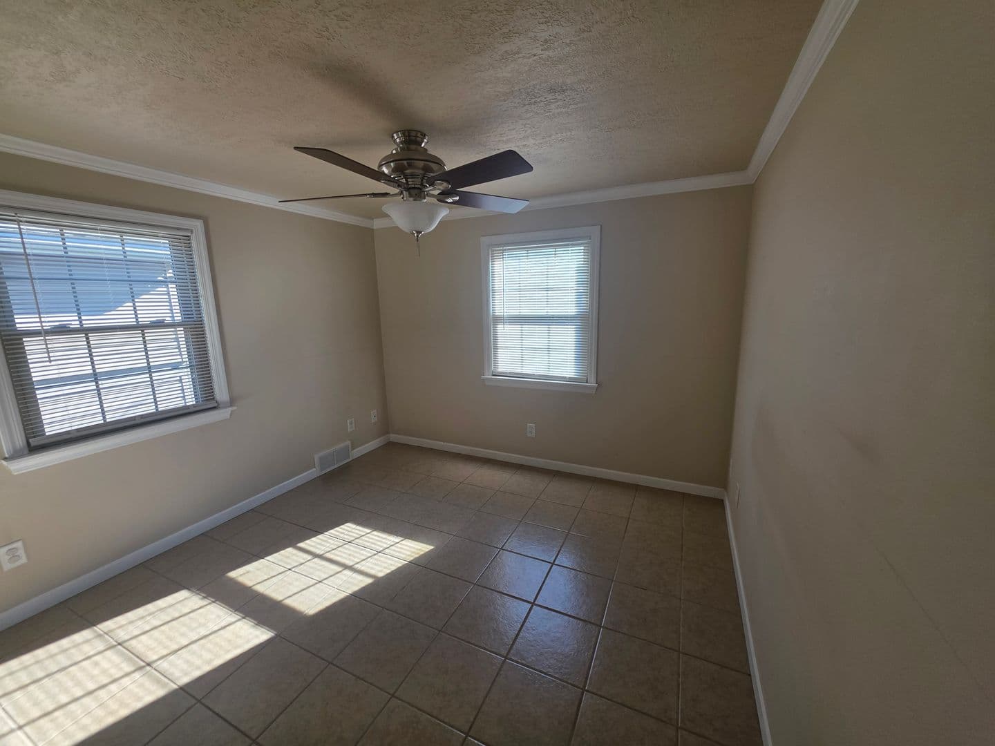 Pittsburgh Apartment: 7408 Yale Avenue
