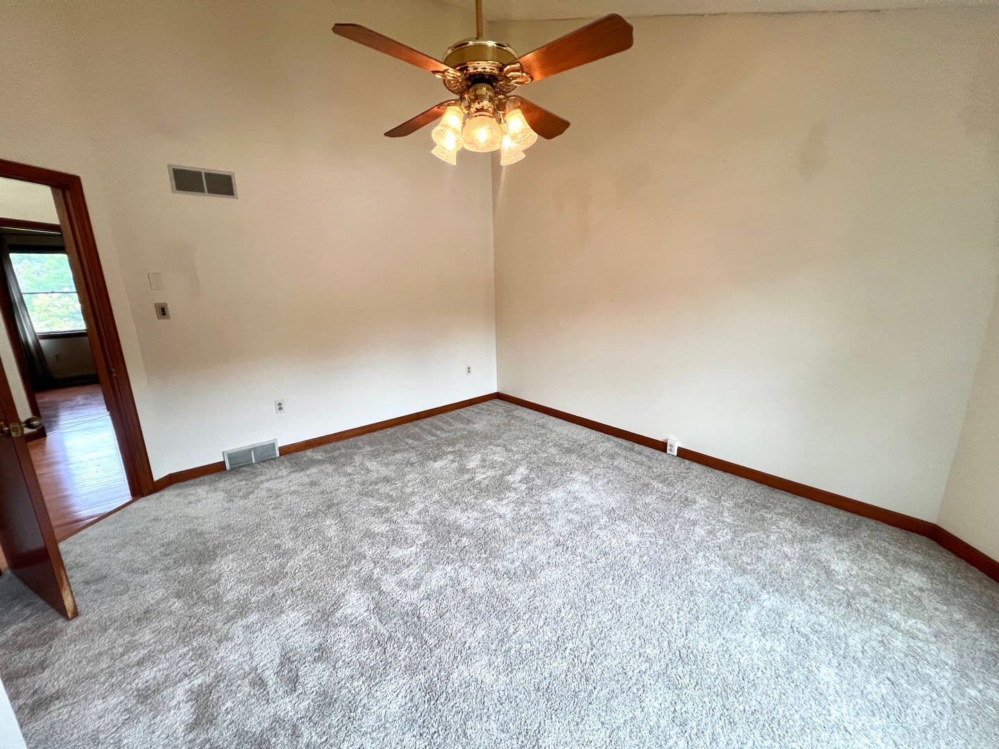 Moon Twp House: 1256 Queens Drive
