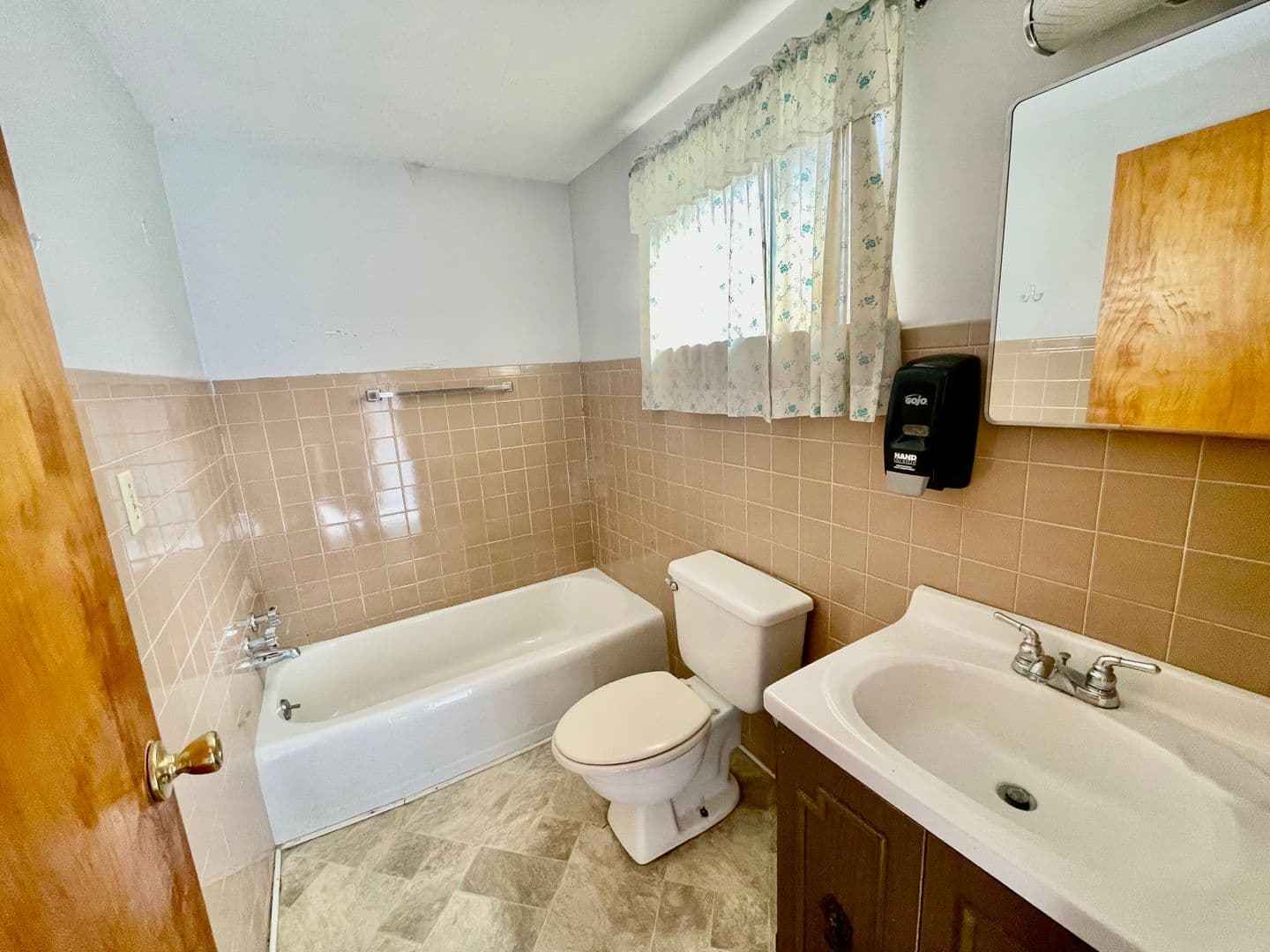 Coraopolis House: 746 Sixth Avenue