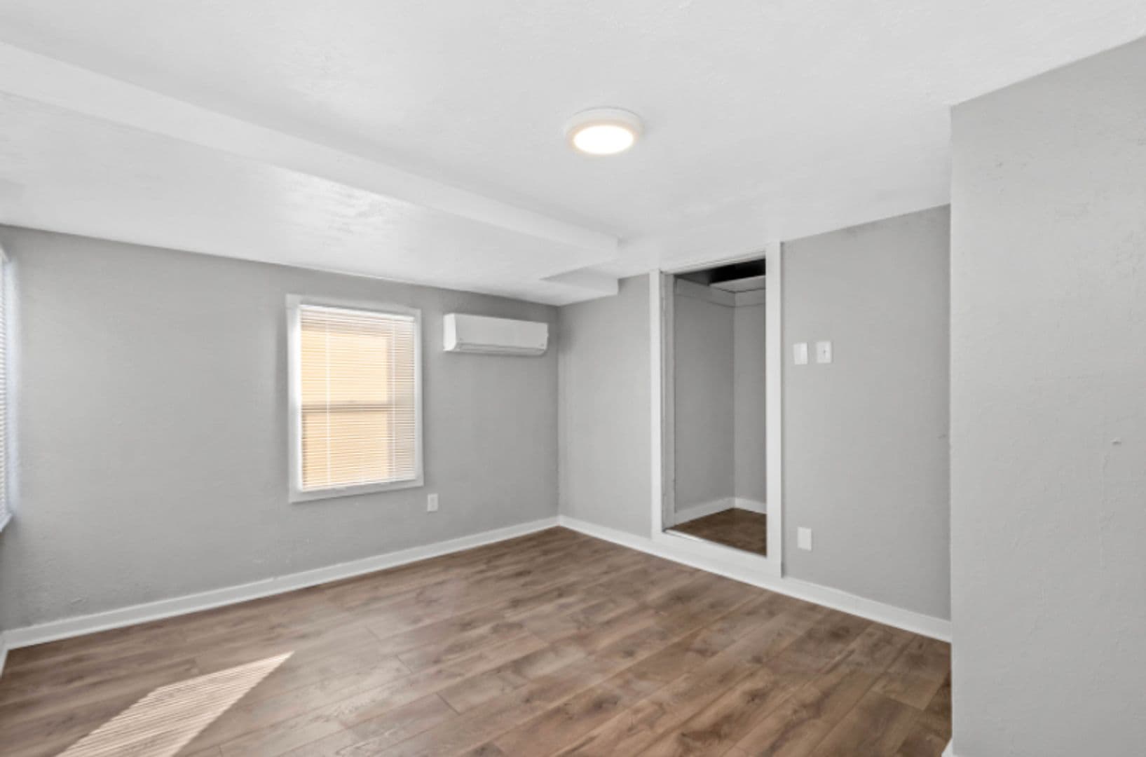 Pittsburgh Apartment: 2701-2703 Oakley Way