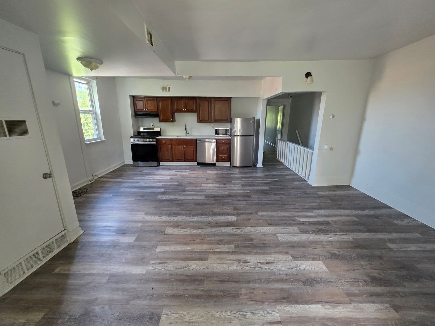 East Liberty Apartment: 621-623 Lincoln Avenue