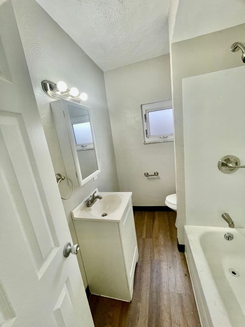Pittsburgh Apartment: 120 Kathleen Street