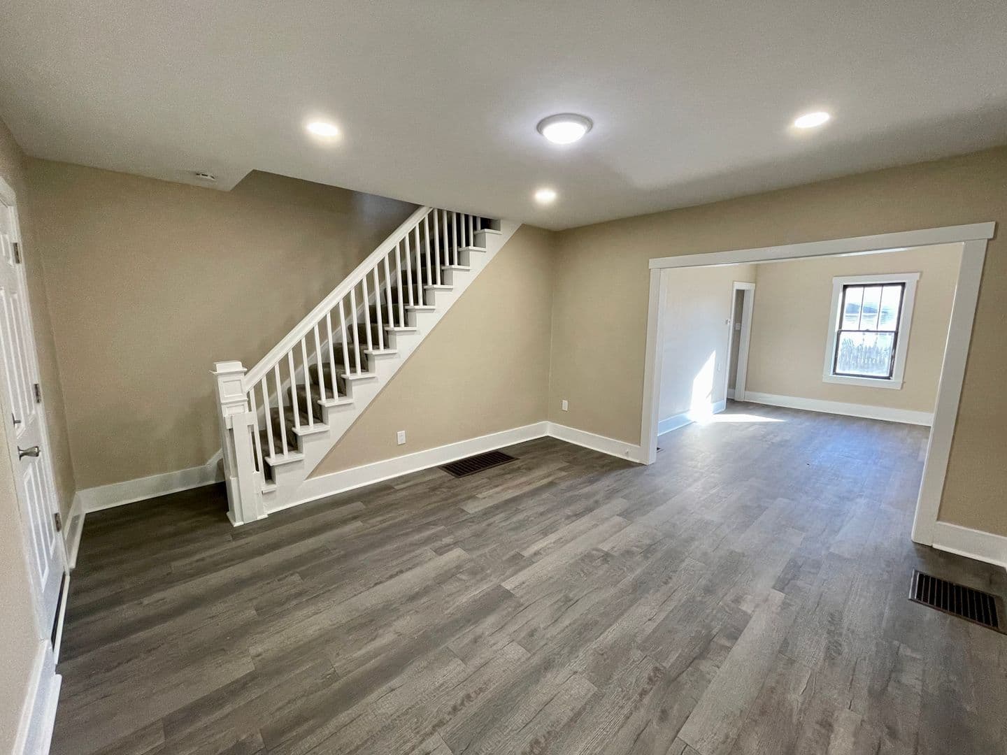 Brackenridge Apartment: 726 7th Avenue