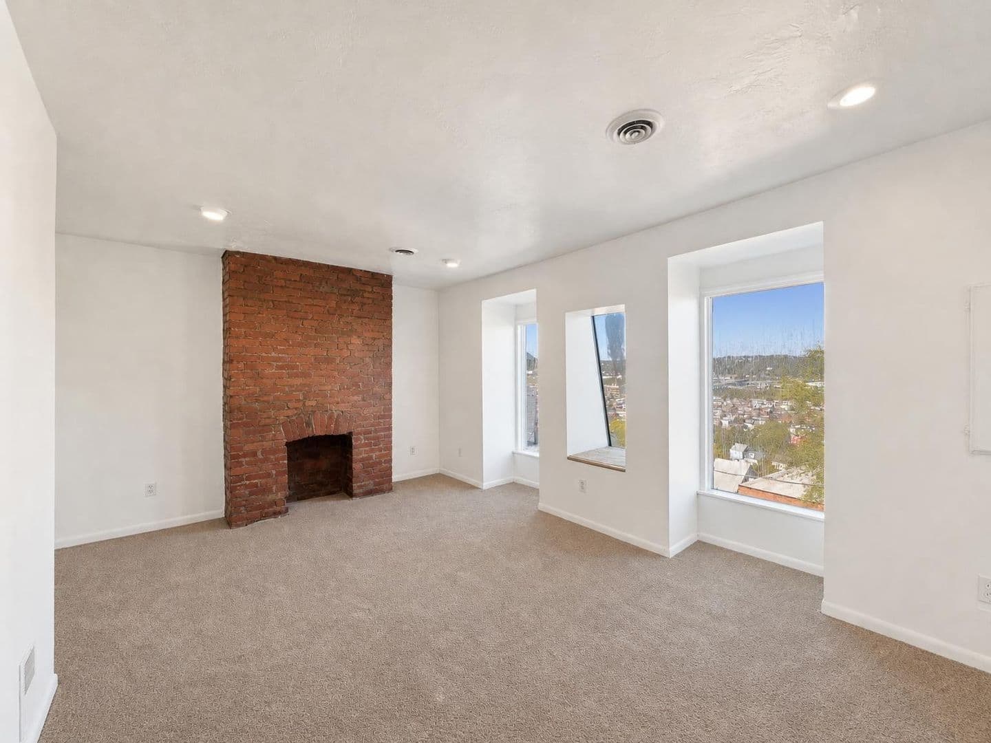 Pittsburgh Apartment: 76 Holt Street