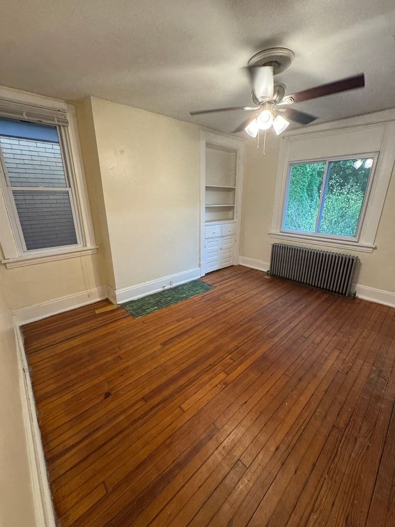 Pittsbugh Apartment: 2450 Starkamp Street