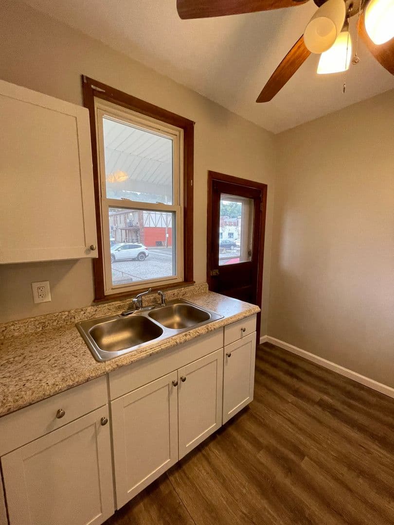Coraopolis House: 710 4th Avenue