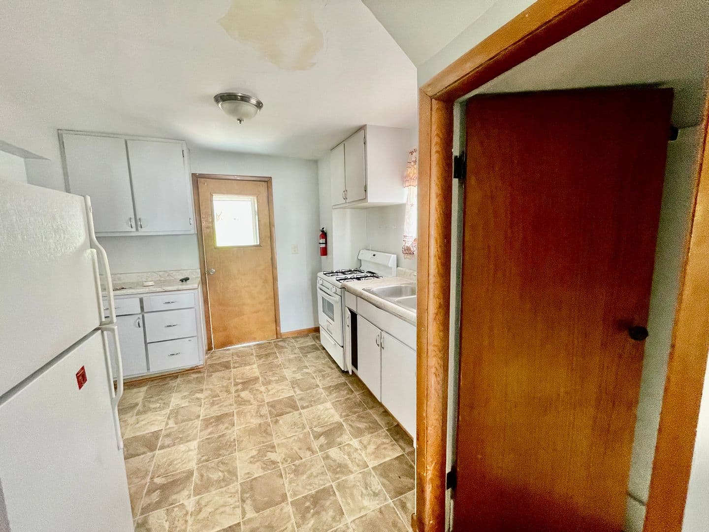 Coraopolis House: 746 Sixth Avenue