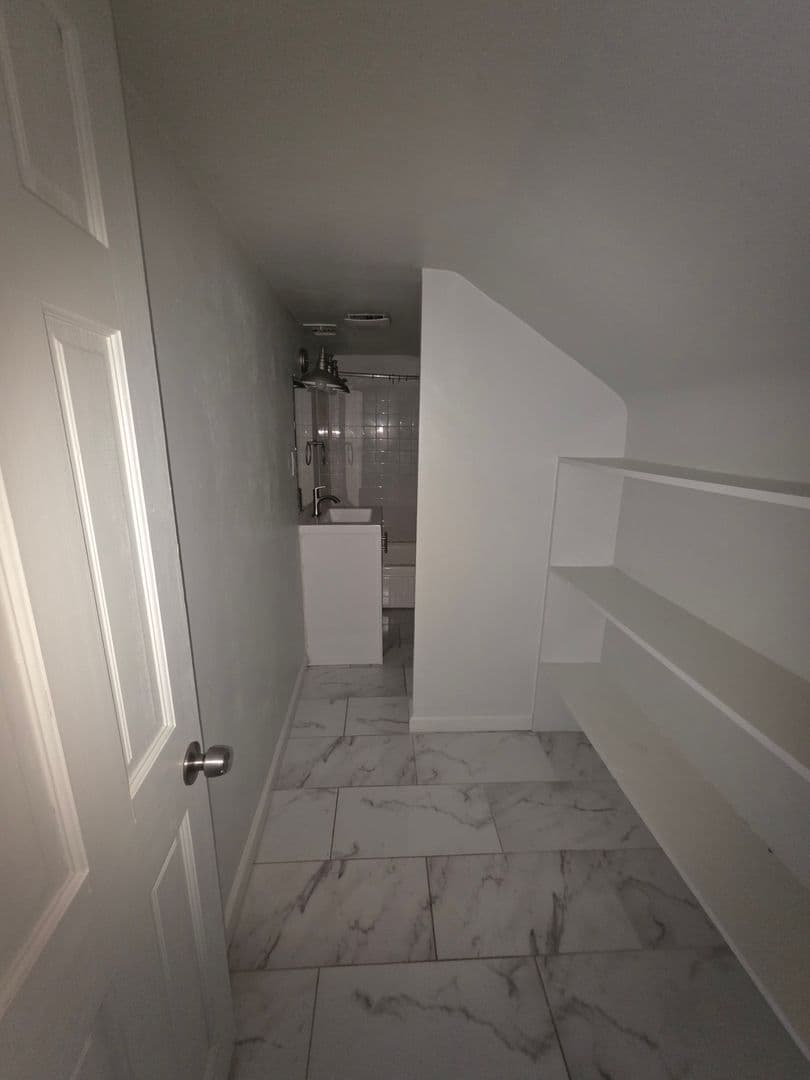 East Liberty Apartment: 621-623 Lincoln Avenue