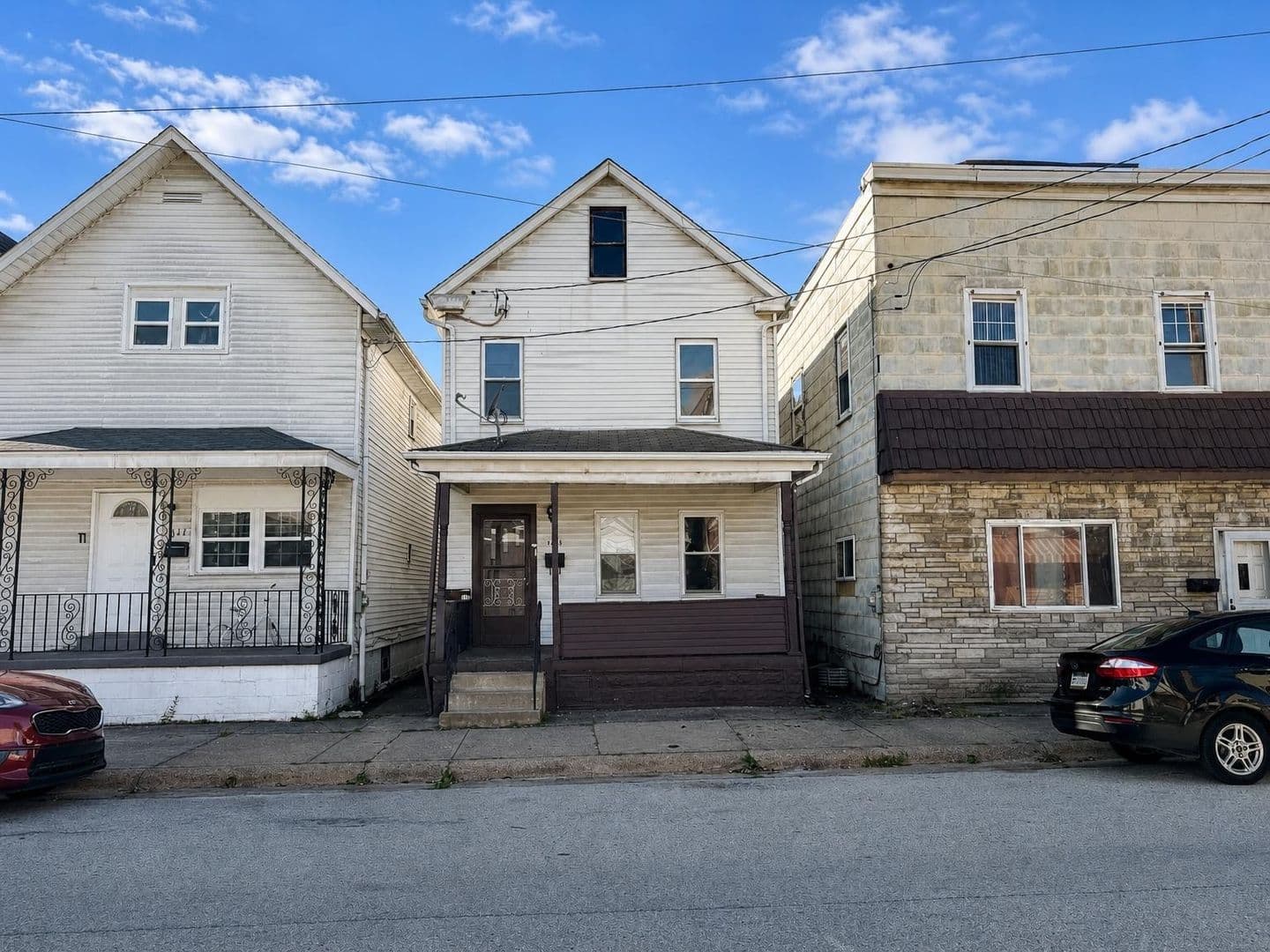 New Kensington Apartment: 1613 Fourth Avenue