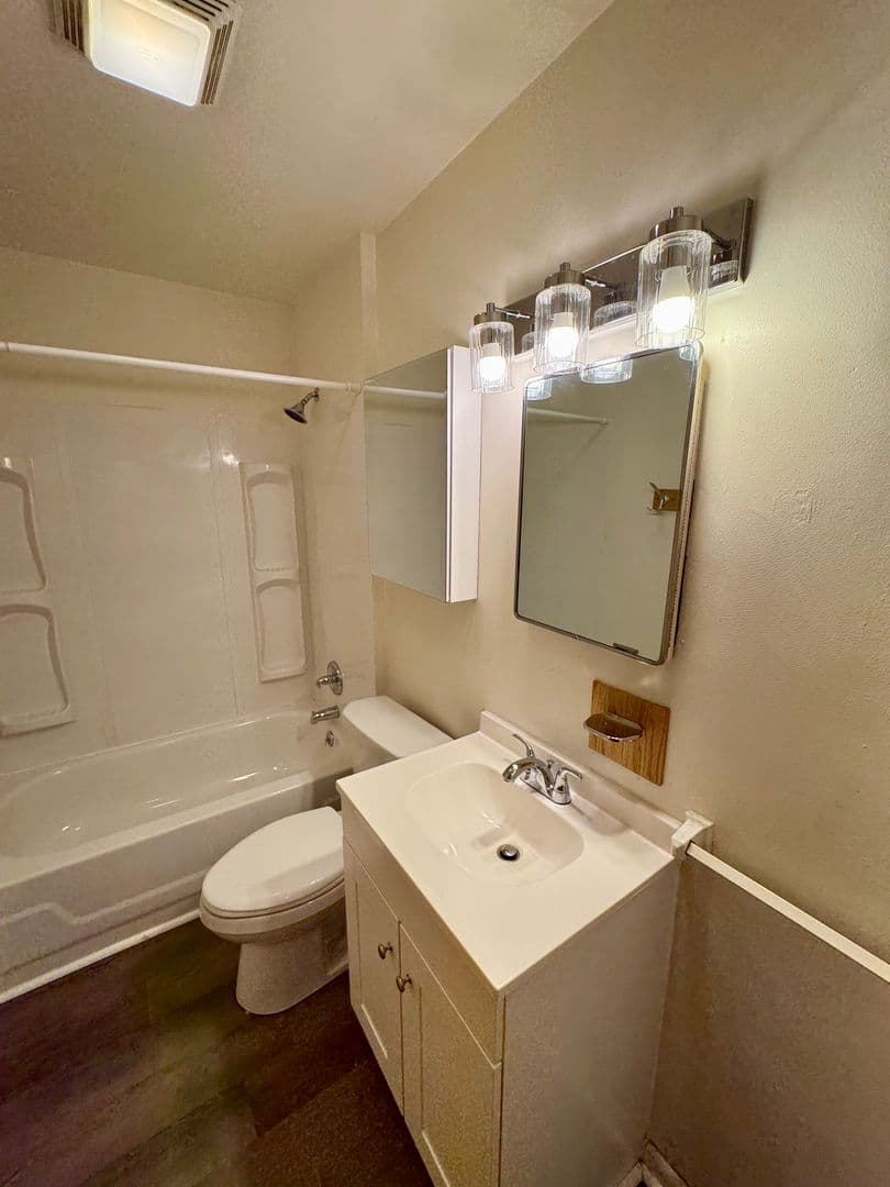 Cheswick Apartment: 212 North Highland Avenue