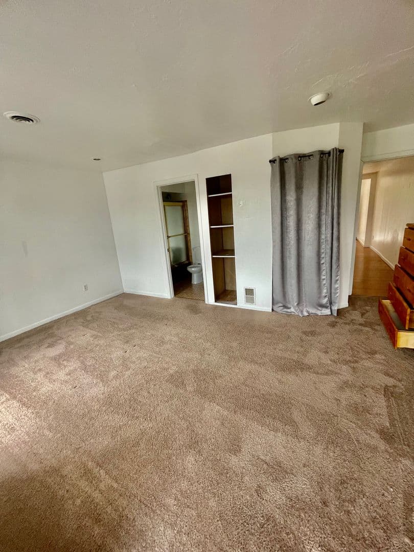 Pittsburgh Apartment: 76 Holt Street