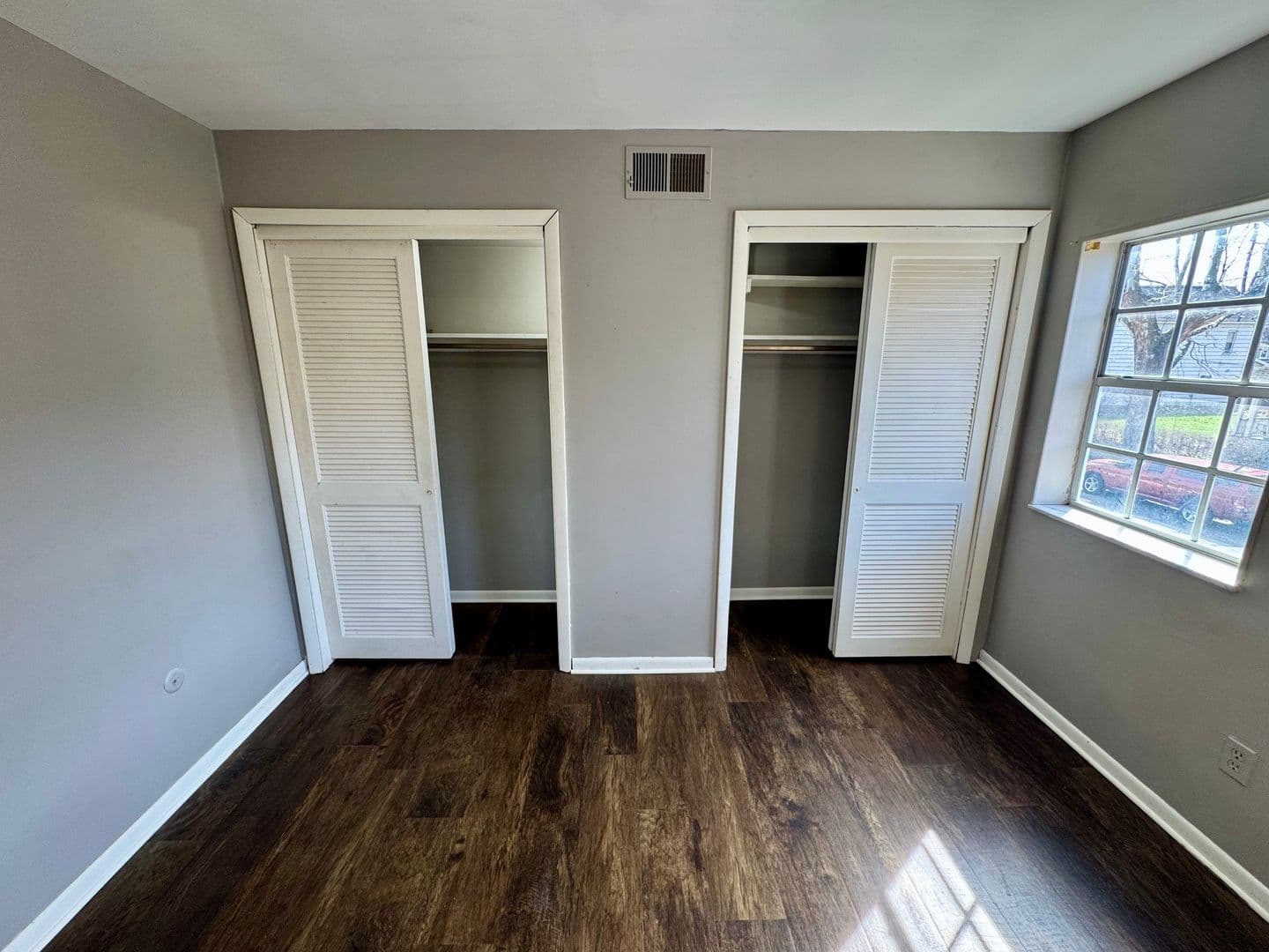 New Kensington Apartment: 542 5th Avenue