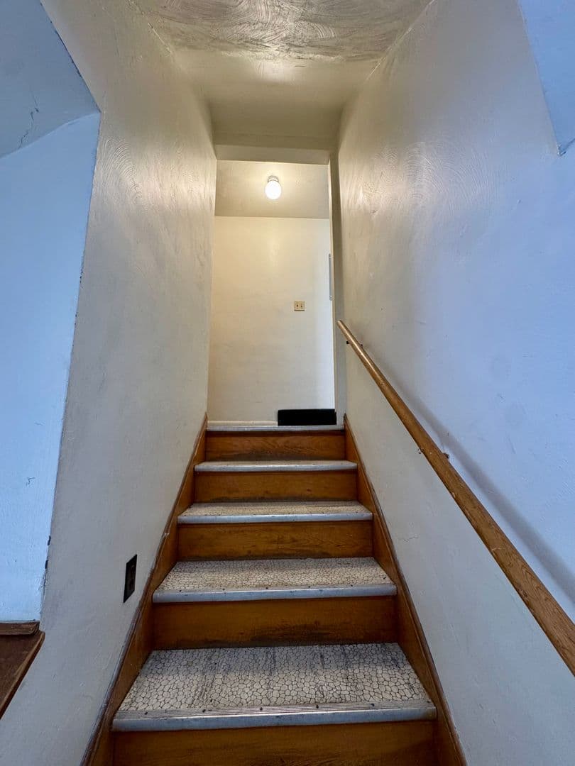 Cheswick Apartment: 212 North Highland Avenue