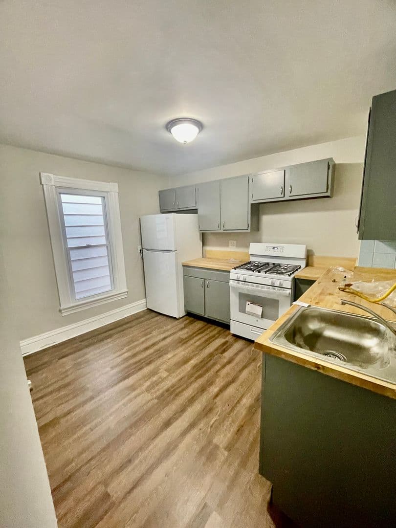 Pittsburgh Apartment: 120 Kathleen Street