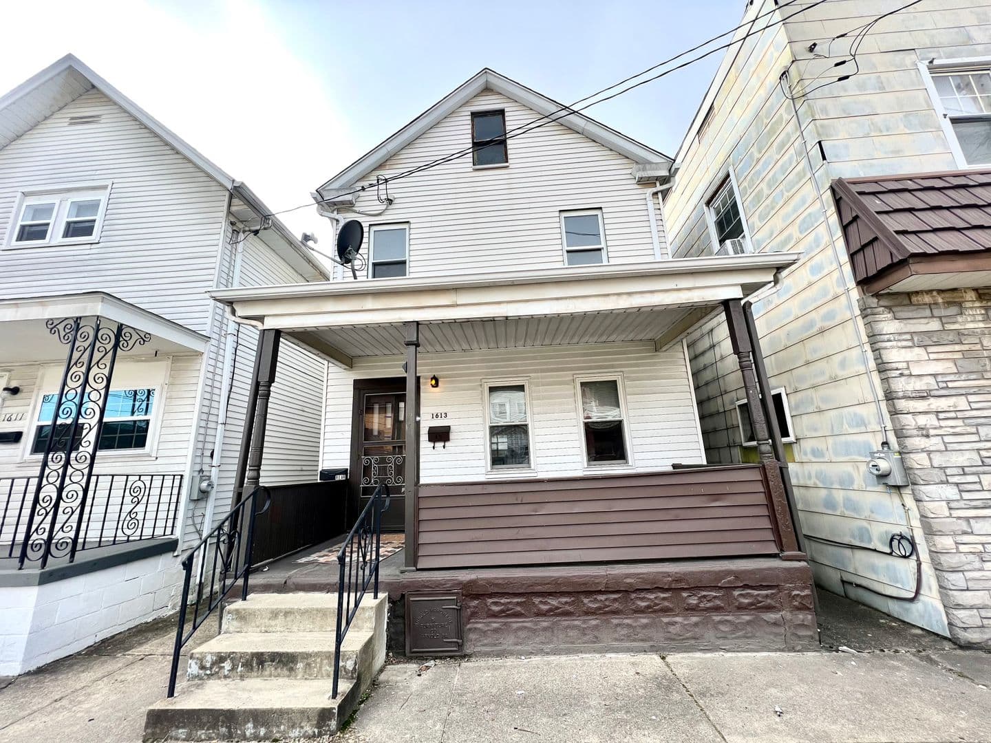 New Kensington Apartment: 1613 Fourth Avenue