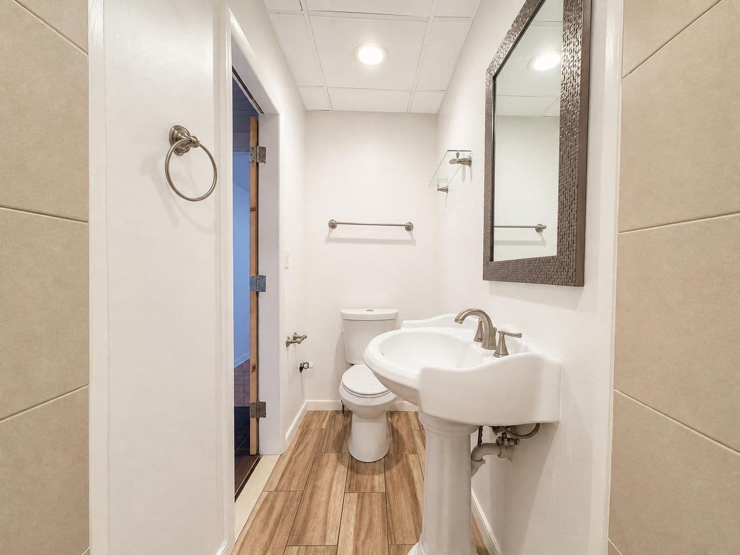 Pittsburgh Apartment: 1822 Niggel Street