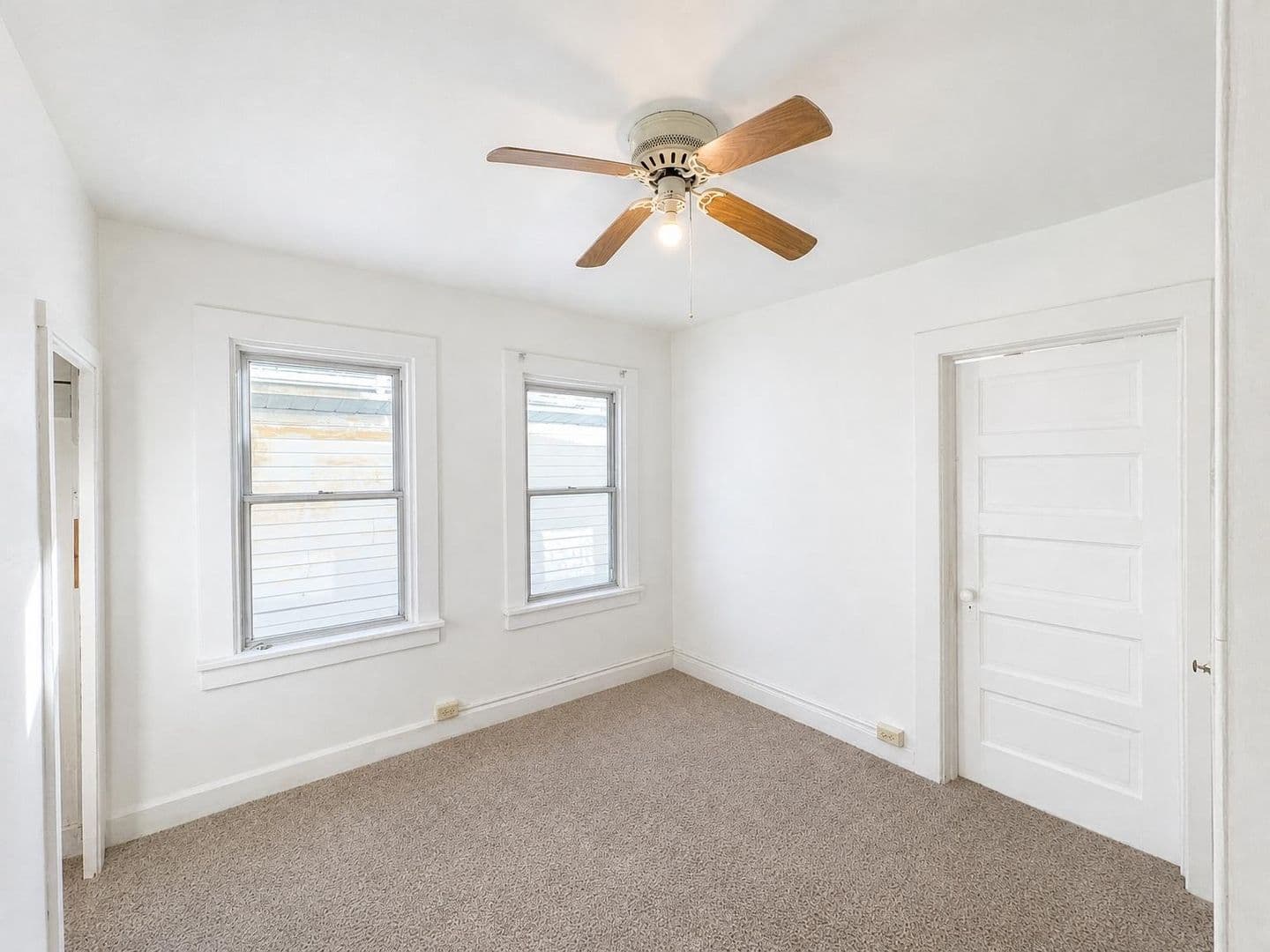 New Kensington Apartment: 1613 Fourth Avenue