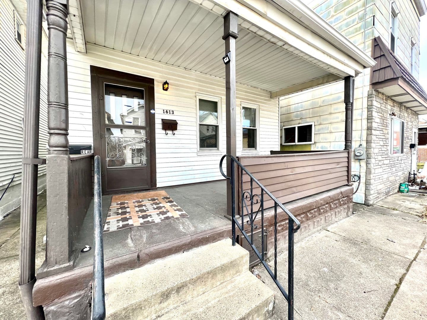 New Kensington Apartment: 1613 Fourth Avenue