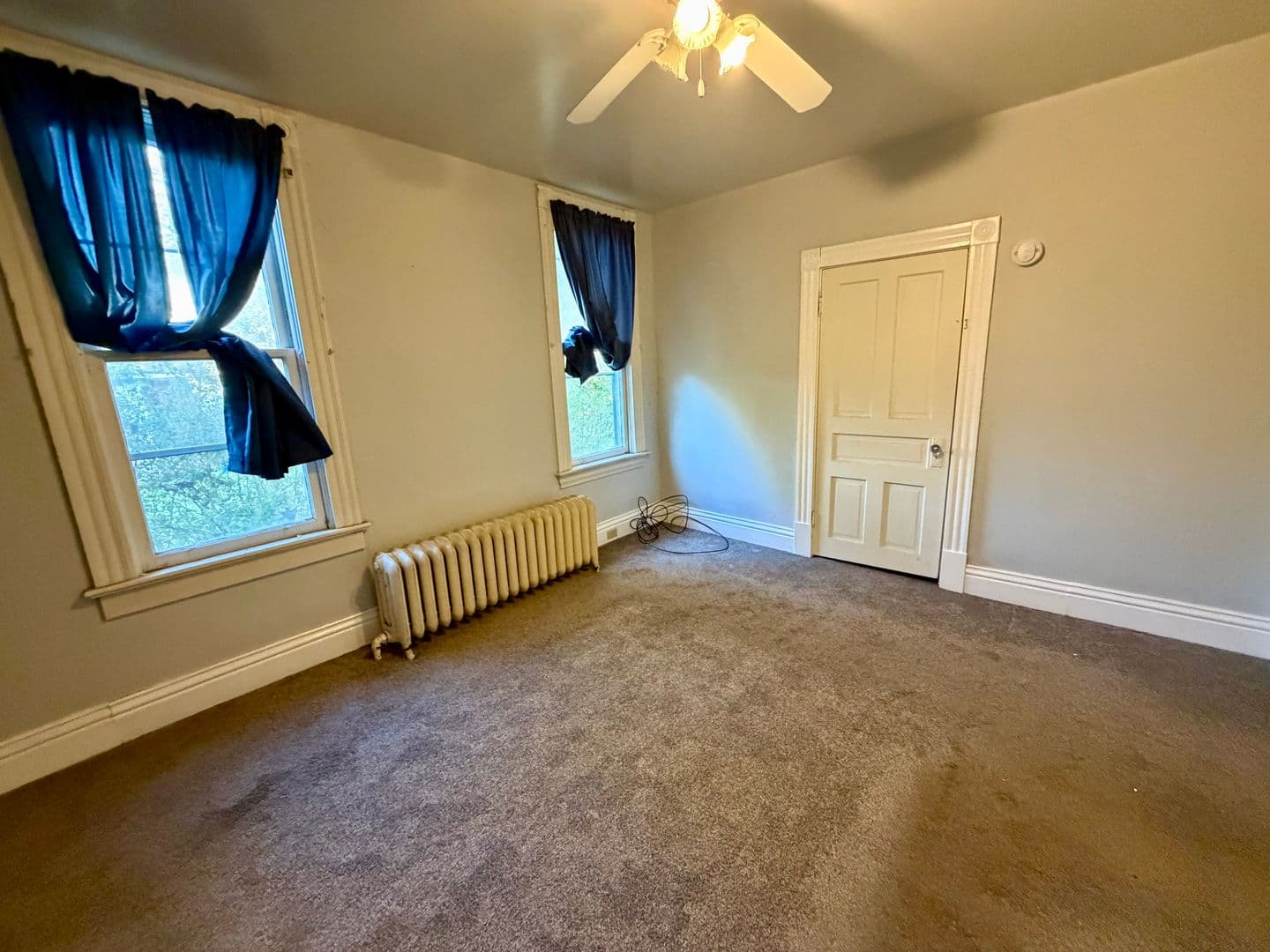 Beaver Falls Apartment: 3421 5th Avenue