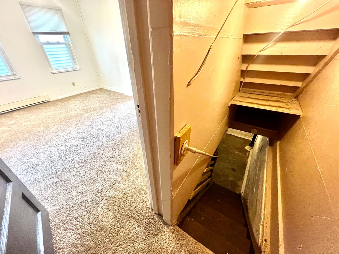 New Kensington Apartment: 1613 Fourth Avenue