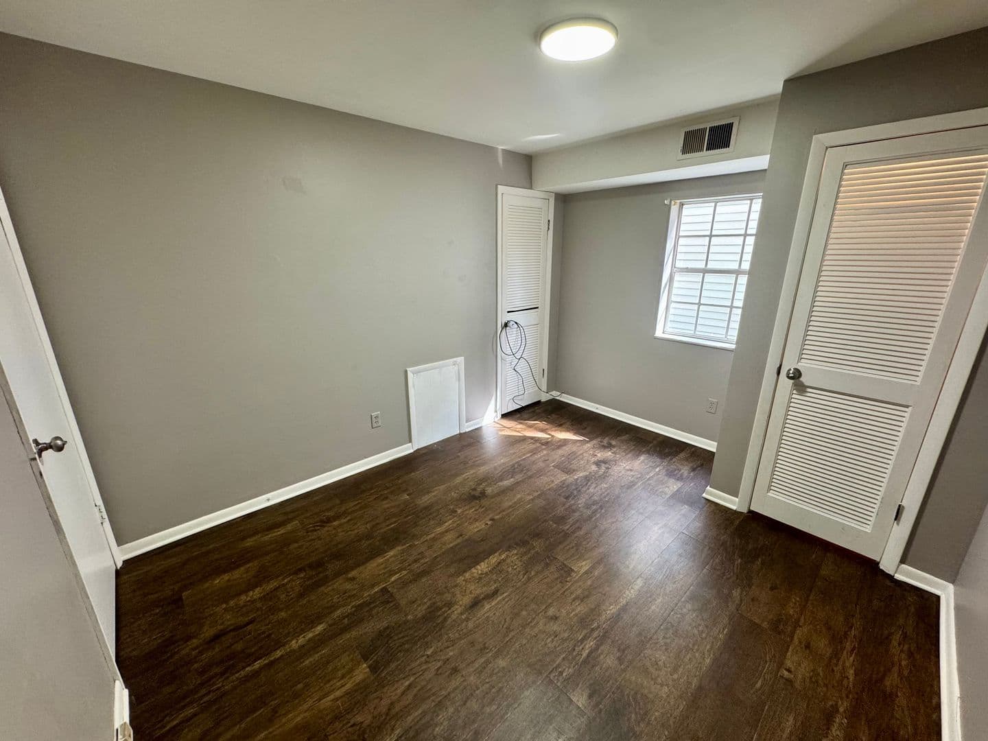 New Kensington Apartment: 542 5th Avenue