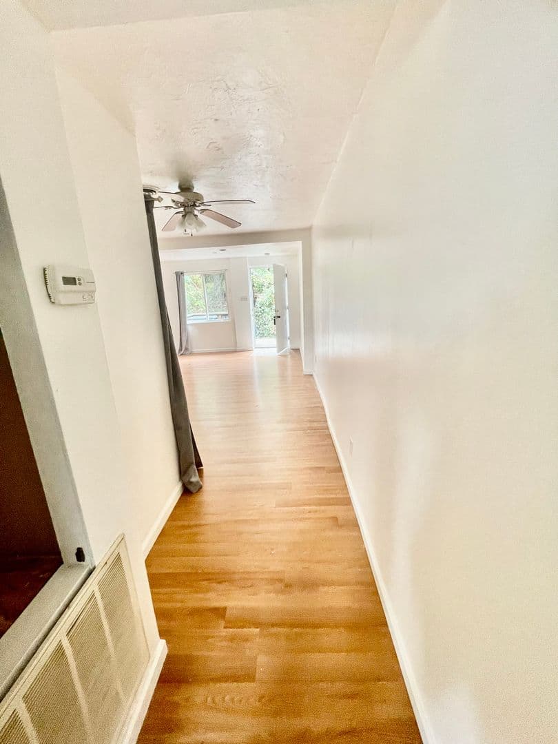 Pittsburgh Apartment: 76 Holt Street
