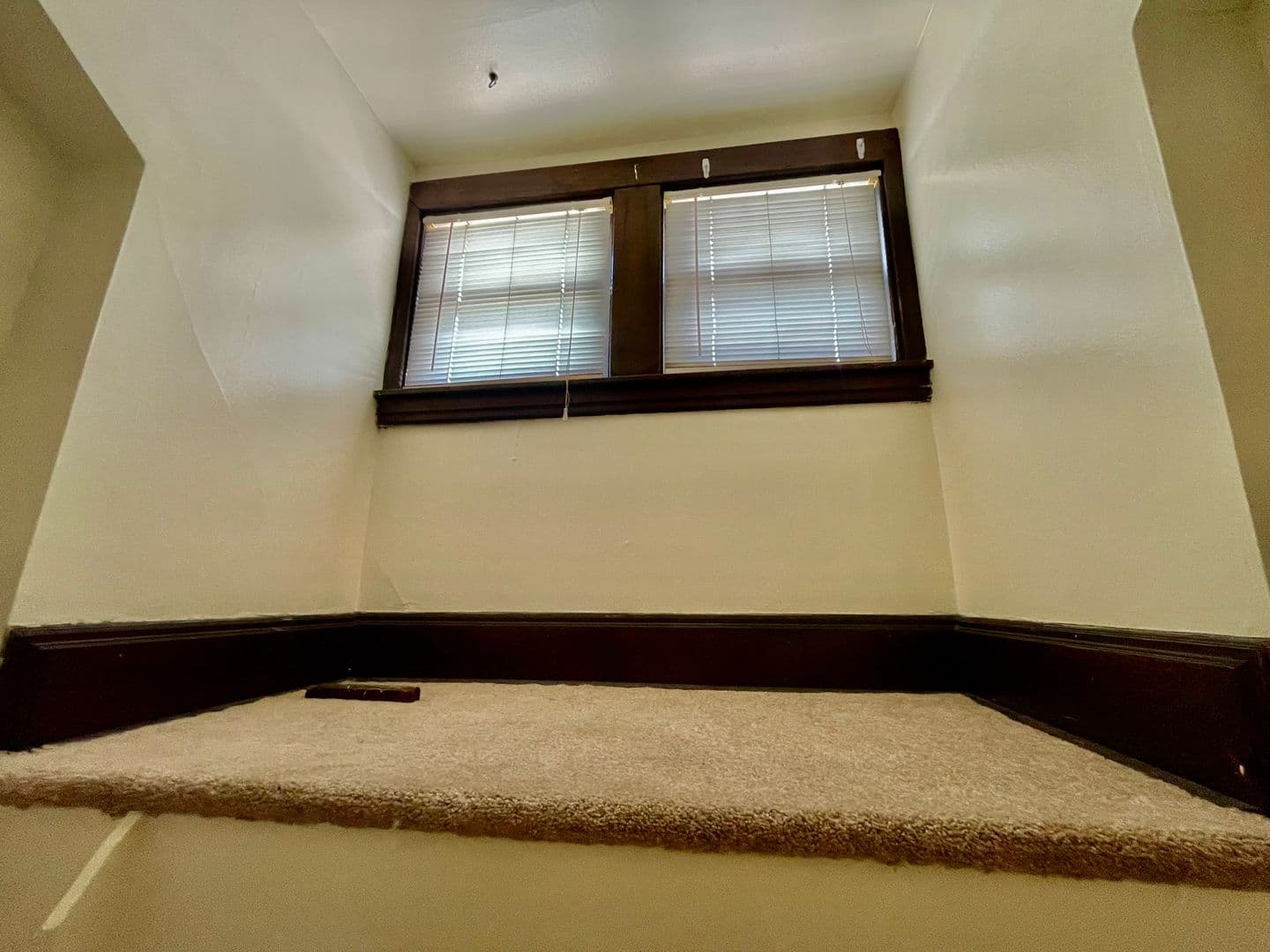 Pittsburgh Apartment: 1939 Crafton Blvd