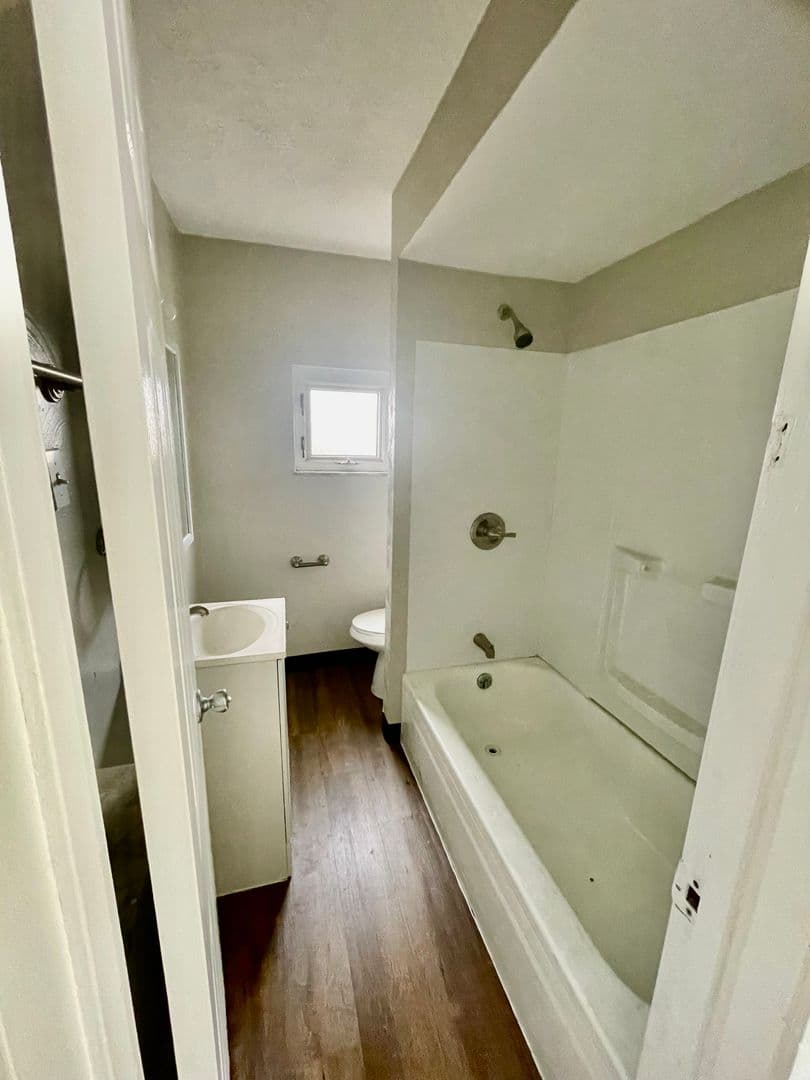 Pittsburgh Apartment: 120 Kathleen Street