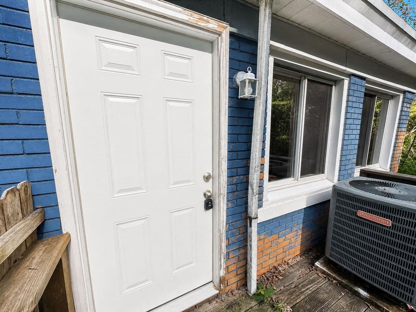 Pittsburgh Apartment: 76 Holt Street